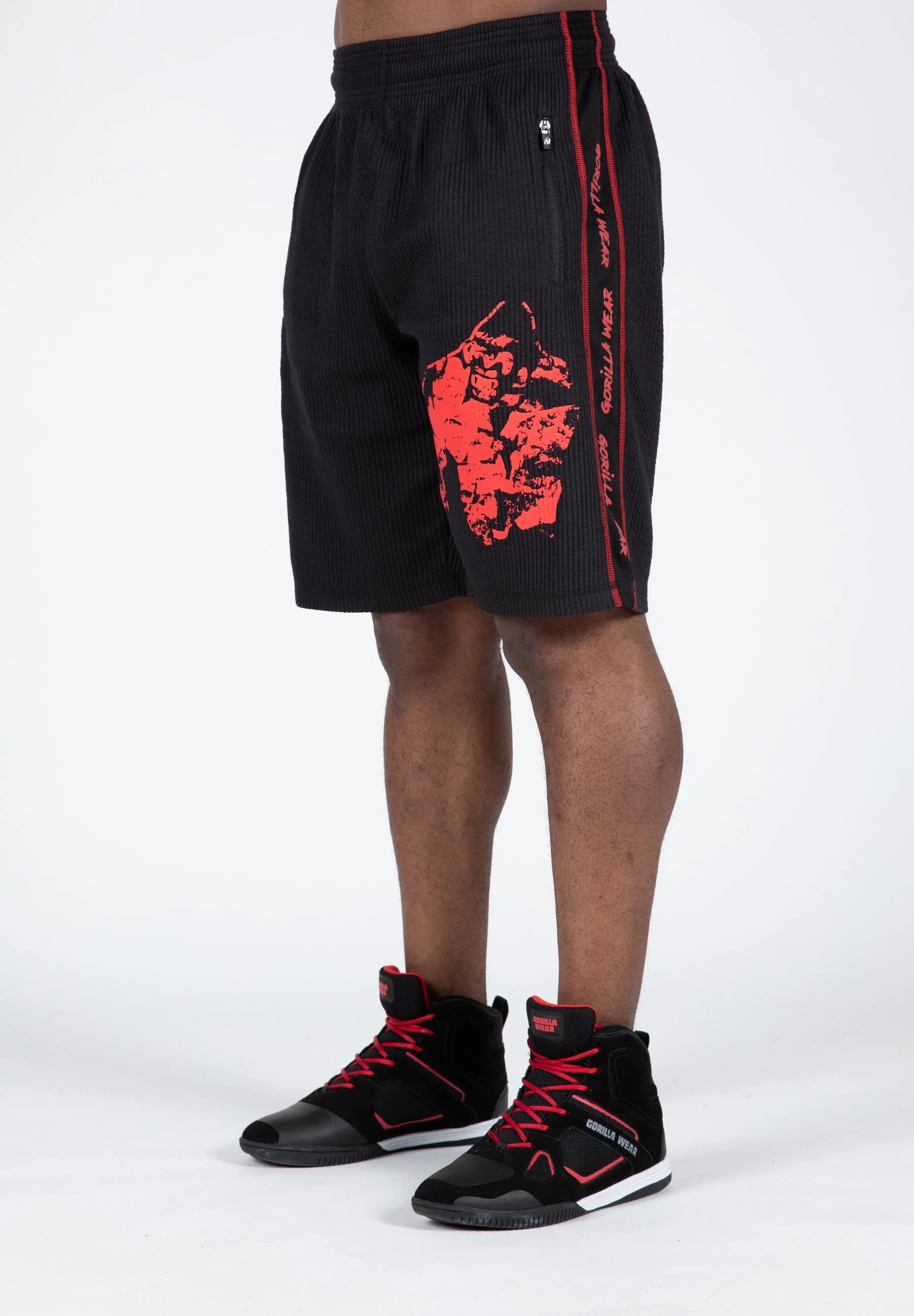 Buffalo Old School Shorts - Black/ReD S-M